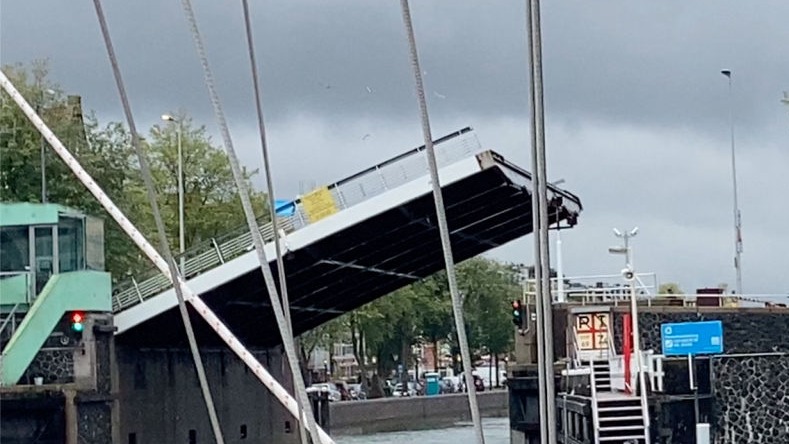 Erste Klappbrücke Amsterdam
